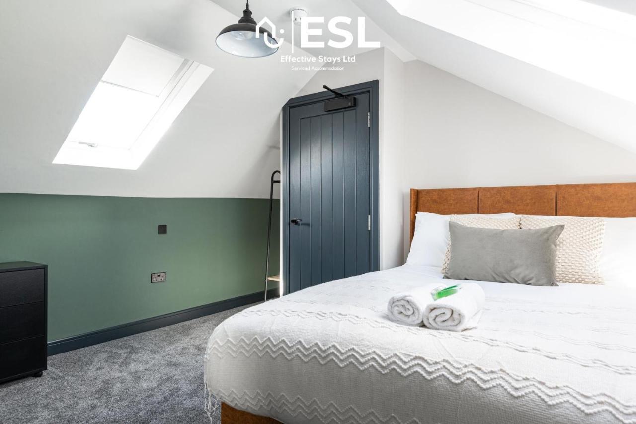 Central 5 Bedroom Townhouse Perfectly Located 2 Mins Walk From The Train Station Chester Exterior photo